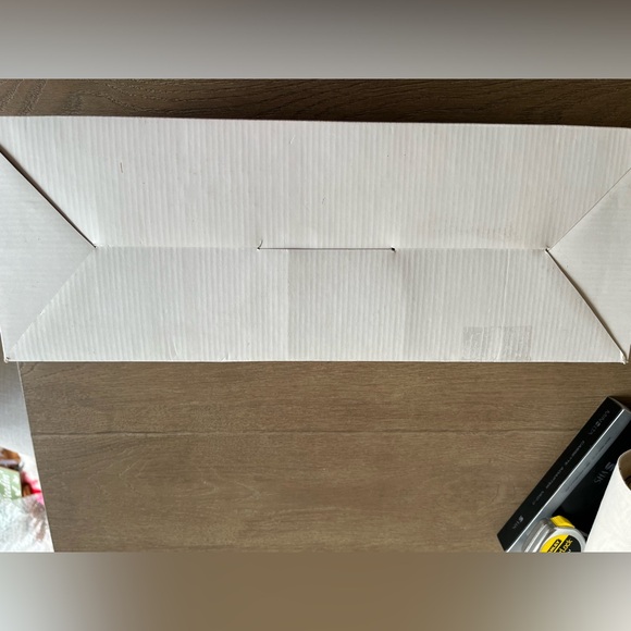 Vintage Winter Porcelain Doll, Lauren, Heritage Signature Collection - Picture 15 of 16